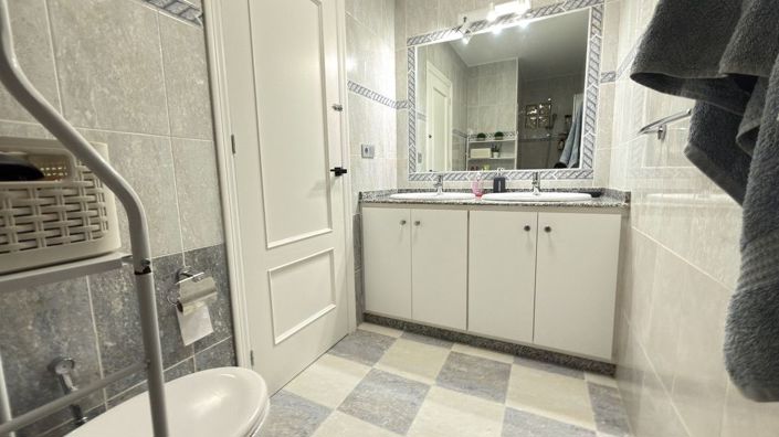 Image No.29-3 Bed House for sale