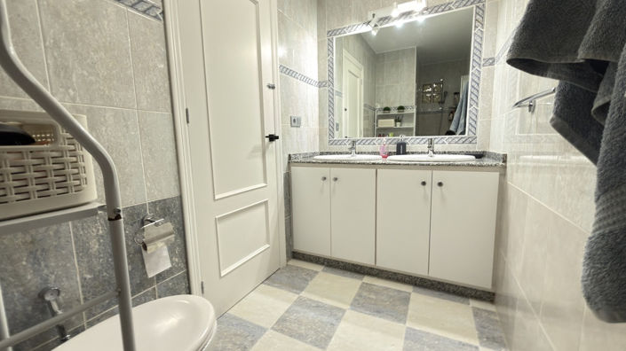 Image No.29-3 Bed Townhouse for sale