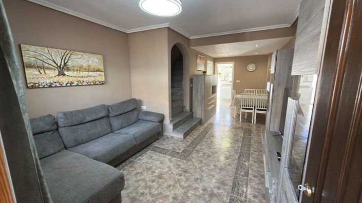 Image No.8-3 Bed House for sale