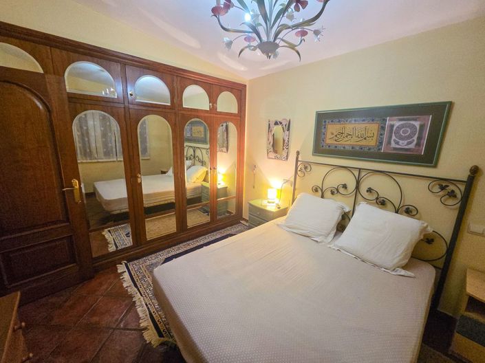 Image No.20-9 Bed Villa for sale