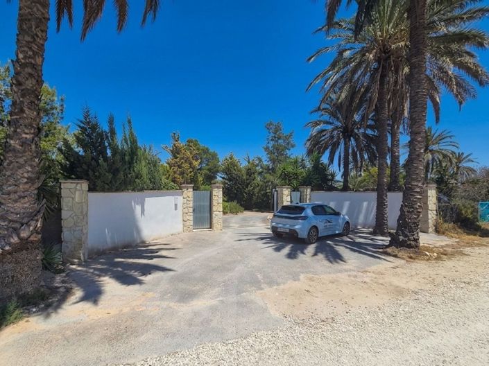Image No.3-9 Bed Villa for sale