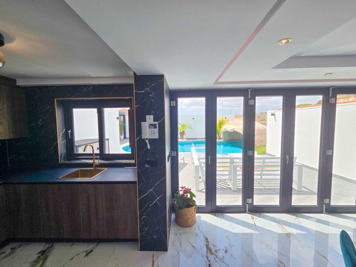 Image No.12-5 Bed House for sale