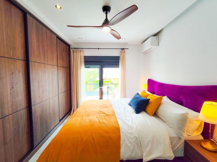Image No.18-5 Bed House for sale