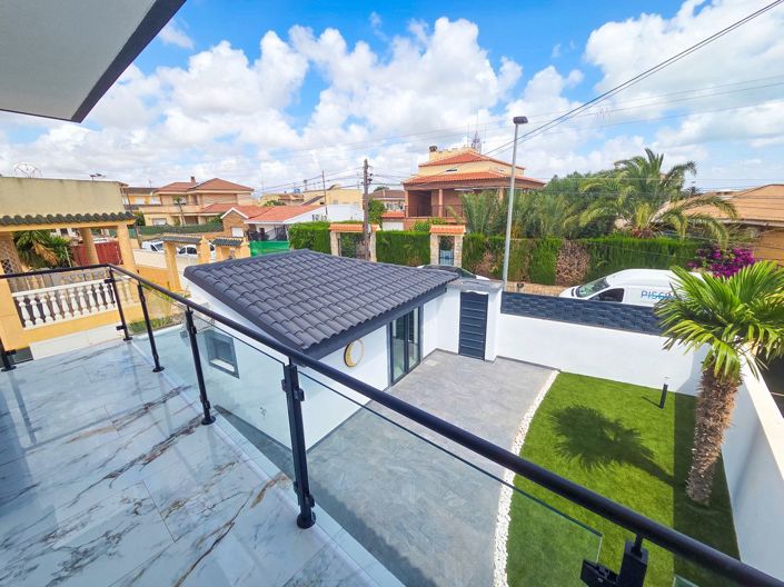 Image No.21-5 Bed House for sale