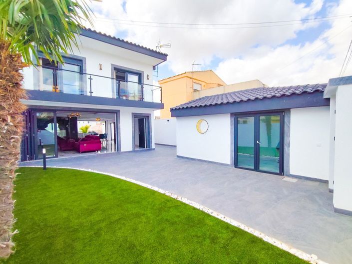 Image No.3-5 Bed House for sale