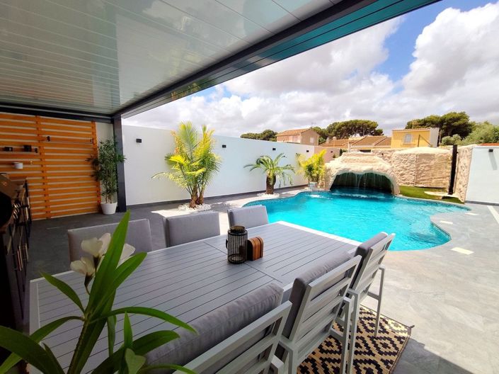 Image No.37-5 Bed House for sale