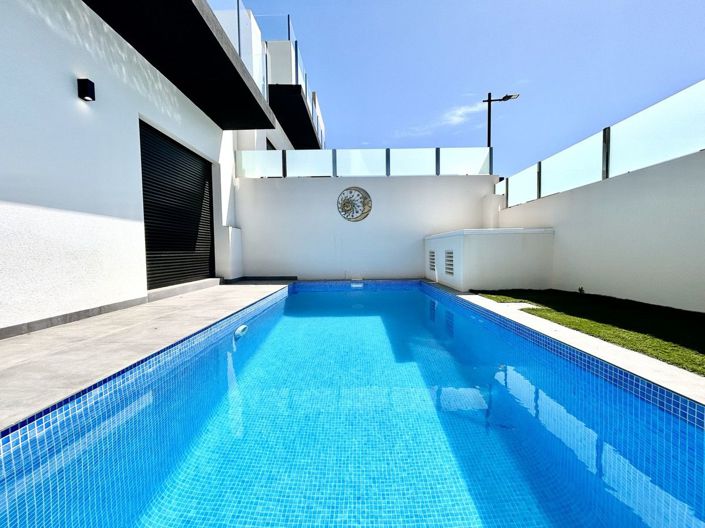 Image No.2-2 Bed Villa for sale