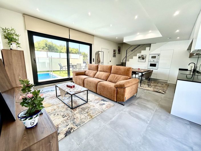 Image No.4-2 Bed Villa for sale