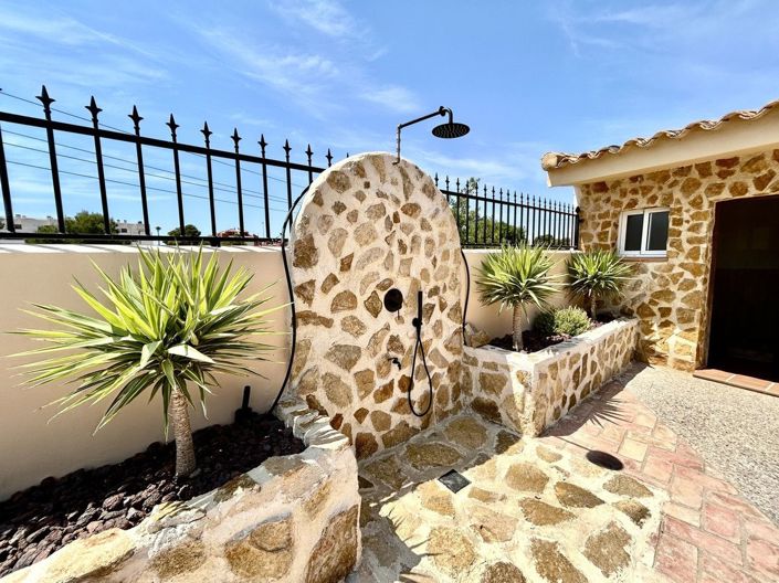 Image No.41-5 Bed Villa for sale
