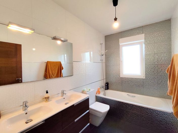 Image No.19-4 Bed Villa for sale