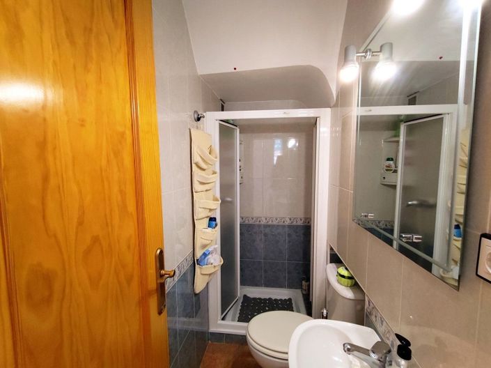 Image No.11-6 Bed House for sale