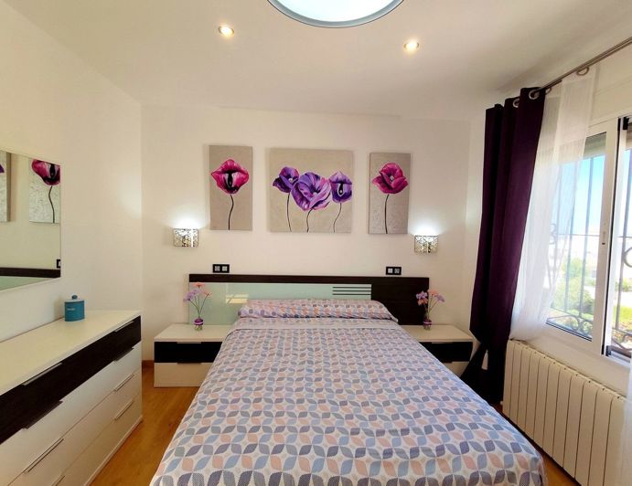 Image No.14-6 Bed House for sale