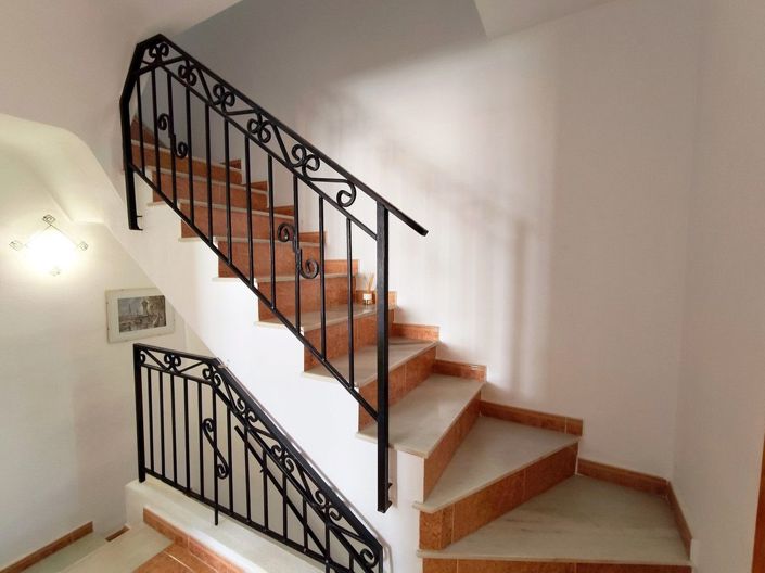 Image No.22-6 Bed House for sale