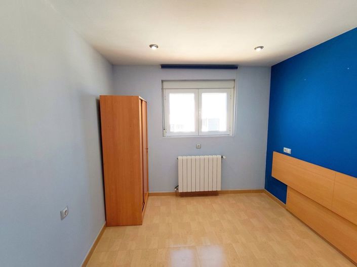 Image No.23-6 Bed House for sale