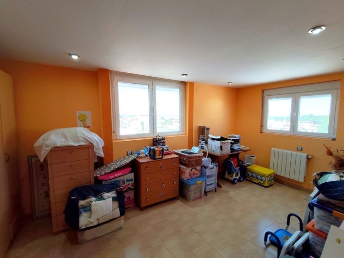 Image No.26-6 Bed House for sale