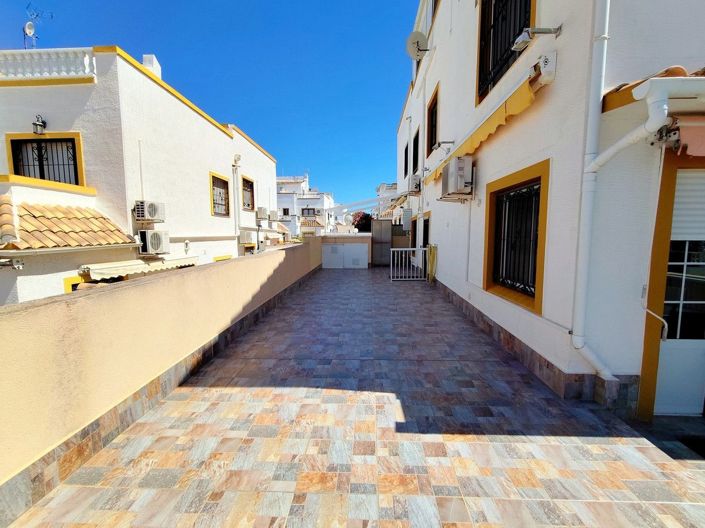 Image No.28-6 Bed House for sale