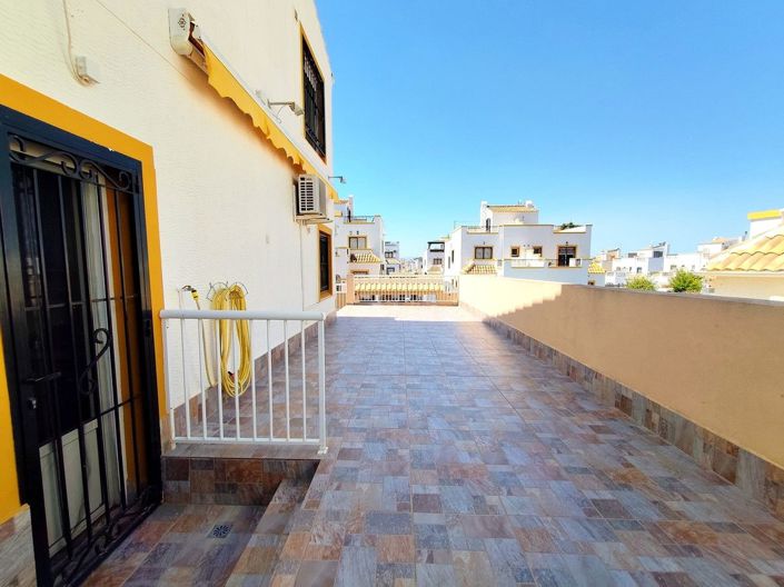 Image No.30-6 Bed House for sale