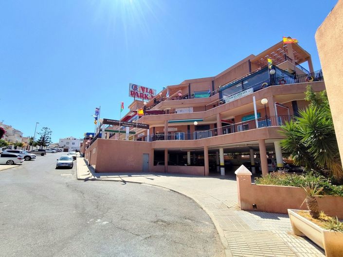 Image No.41-6 Bed House for sale