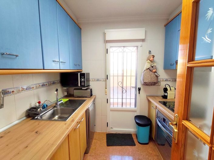 Image No.7-6 Bed House for sale