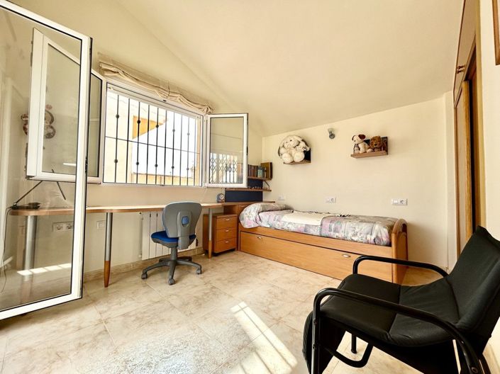 Image No.24-3 Bed House for sale