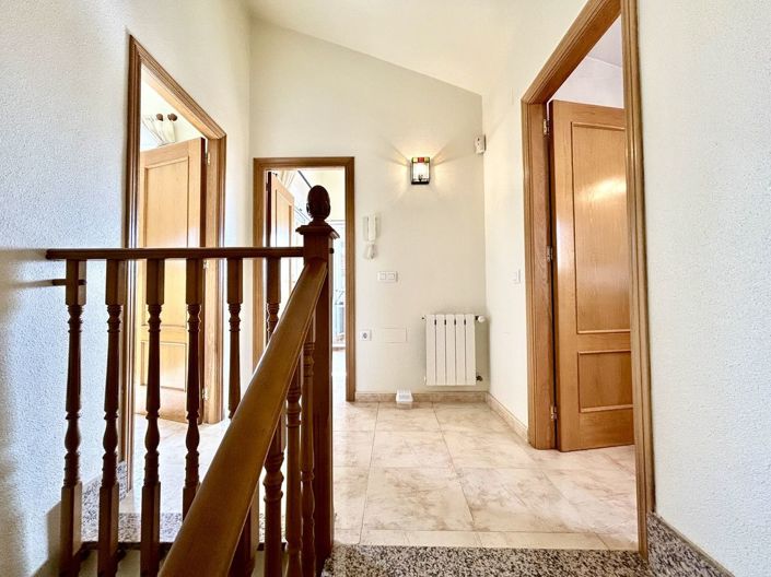 Image No.28-3 Bed House for sale