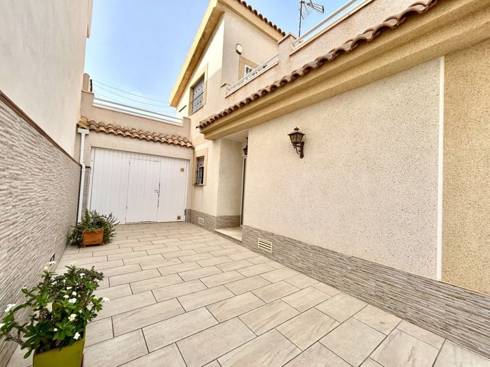 Image No.35-3 Bed House for sale