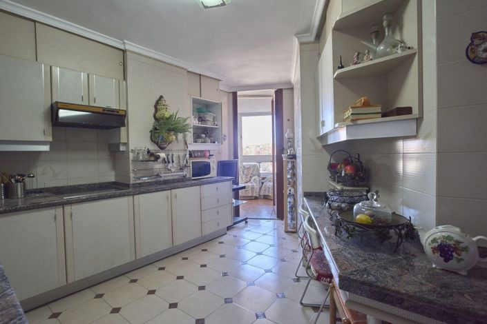 Image No.19-4 Bed Apartment for sale