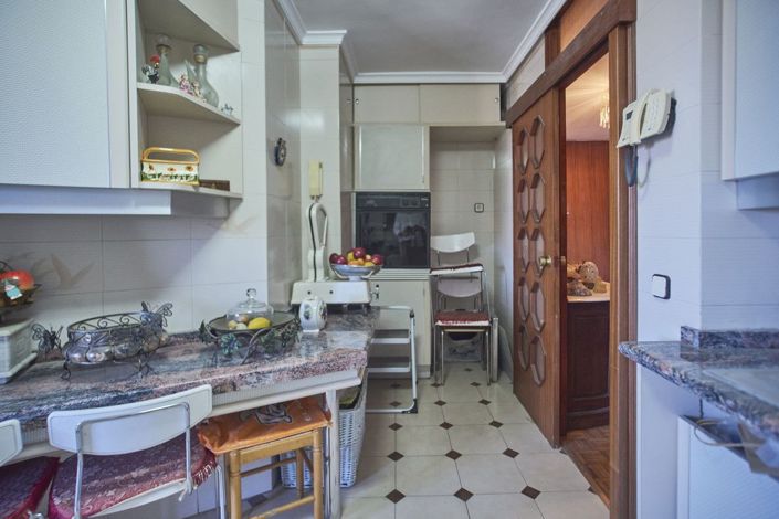 Image No.20-4 Bed Apartment for sale