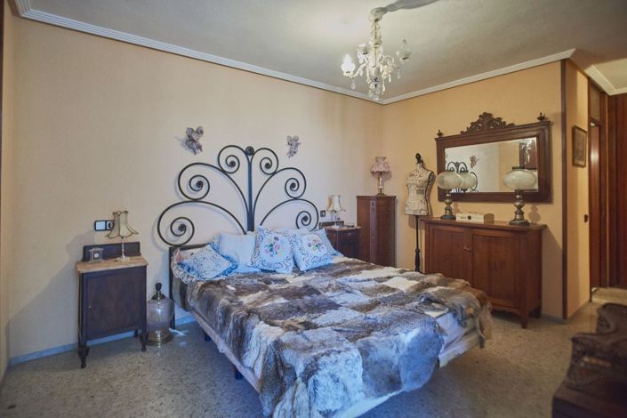 Image No.28-4 Bed Apartment for sale