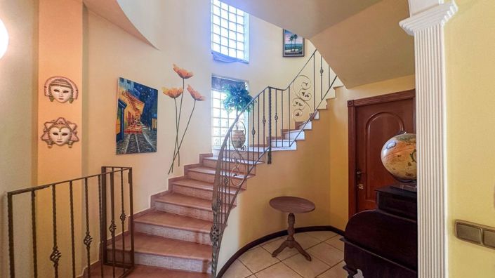 Image No.20-6 Bed Villa for sale
