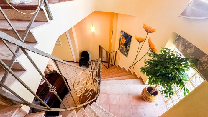 Image No.21-6 Bed Villa for sale
