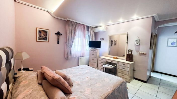 Image No.24-6 Bed Villa for sale