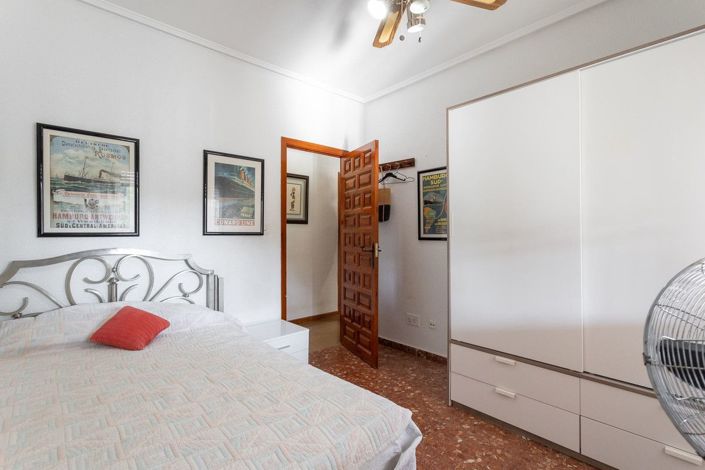 Image No.17-6 Bed Villa for sale