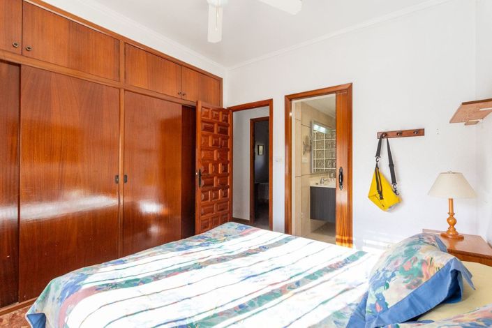 Image No.19-6 Bed Villa for sale