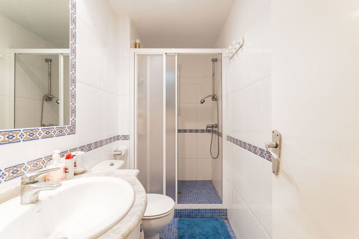 Image No.26-6 Bed Villa for sale