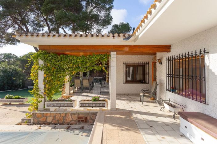 Image No.31-6 Bed Villa for sale