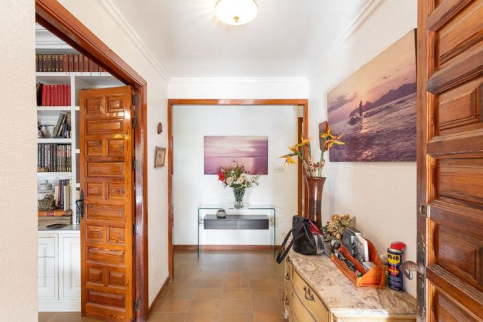 Image No.6-6 Bed Villa for sale