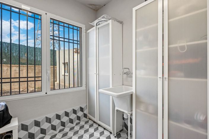 Image No.24-3 Bed House for sale