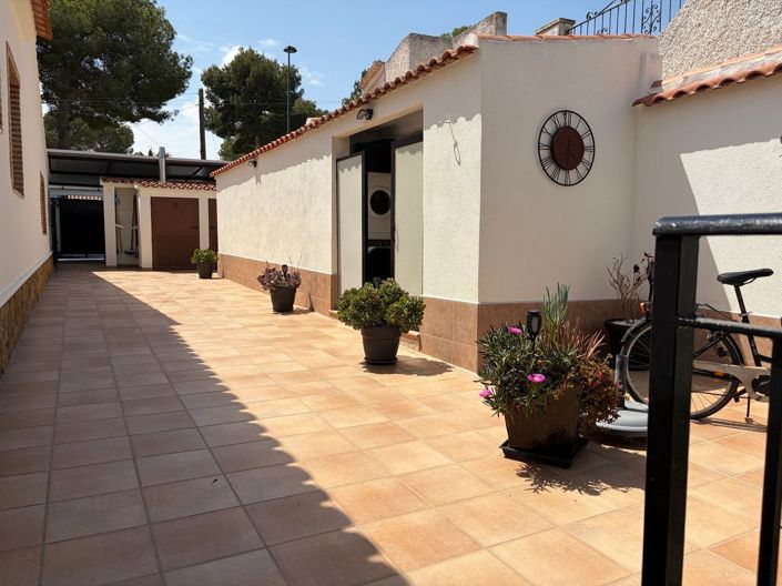 Image No.34-4 Bed Villa for sale