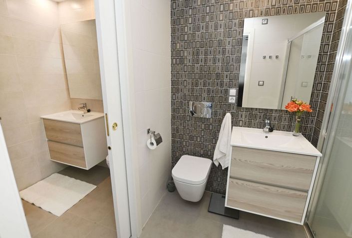 Image No.28-2 Bed Apartment for sale