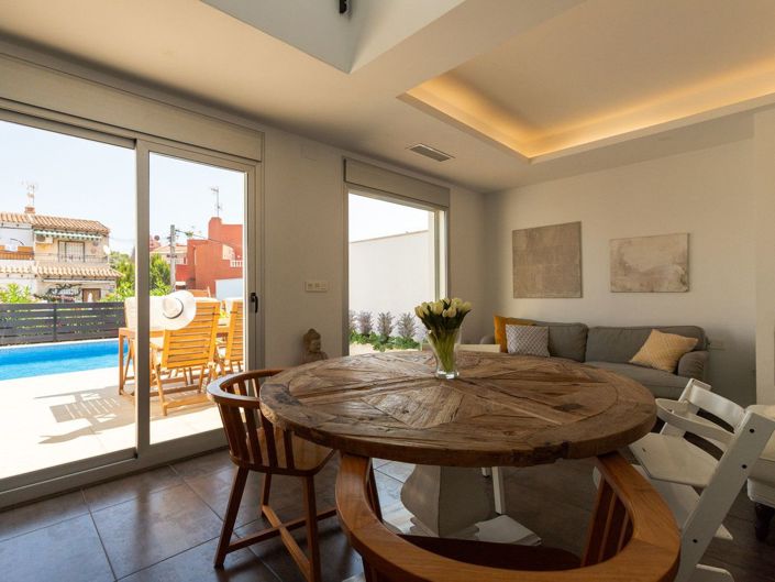 Image No.12-5 Bed House for sale