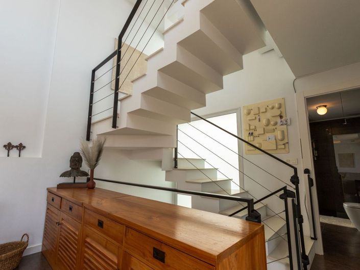 Image No.17-5 Bed House for sale
