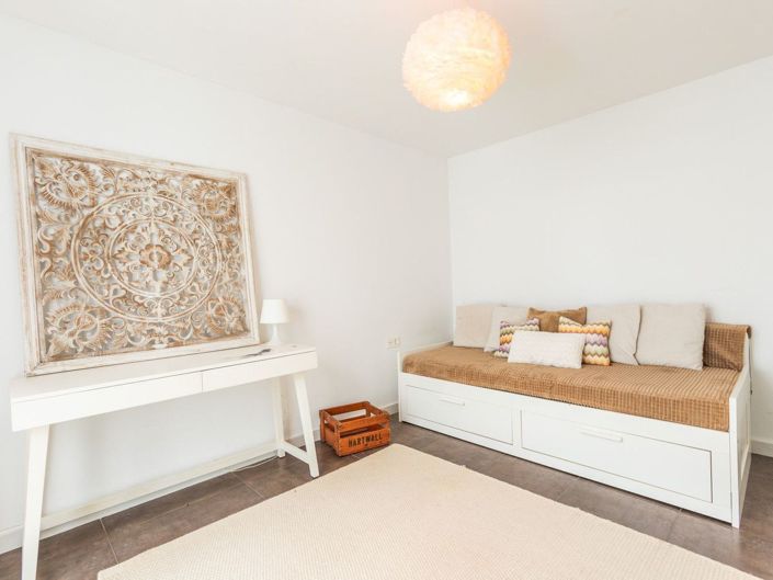 Image No.33-5 Bed House for sale