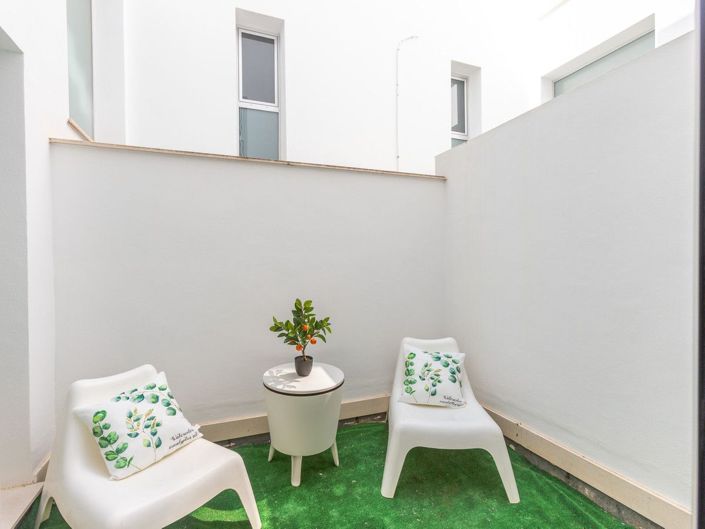 Image No.35-5 Bed House for sale