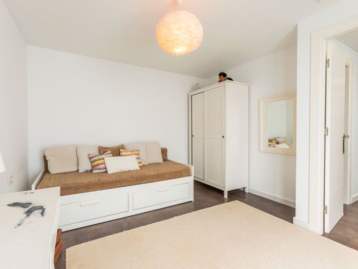 Image No.36-5 Bed House for sale