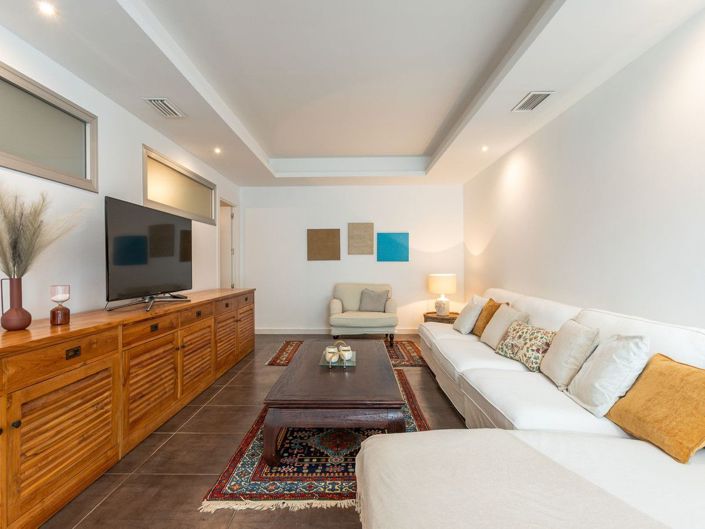 Image No.40-5 Bed House for sale