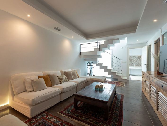 Image No.43-5 Bed House for sale
