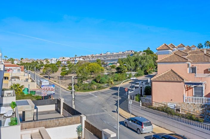Image No.33-3 Bed Villa for sale