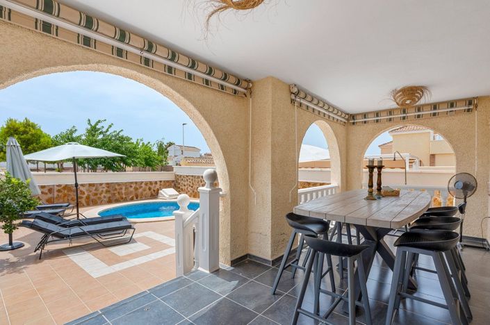 Image No.26-3 Bed Villa for sale