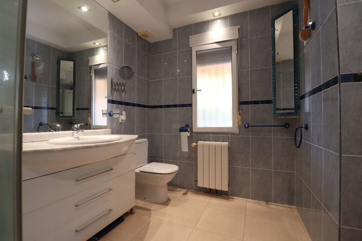 Image No.30-3 Bed Villa for sale